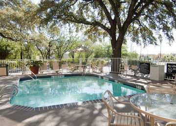 H I Express & Suites San Antonio Medical-Six Flags Eksteriør billede