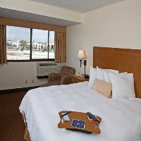 H I Express & Suites San Antonio Medical-Six Flags Eksteriør billede